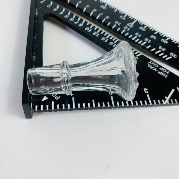 Pair Of Glass Cruet Bottles With Stoppers Floral Starburt Pattern Oil Vinegar - Picture 15 of 15